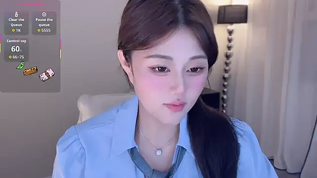 Strawberrybabyy1 online show from September 2025 03:50:01 PM