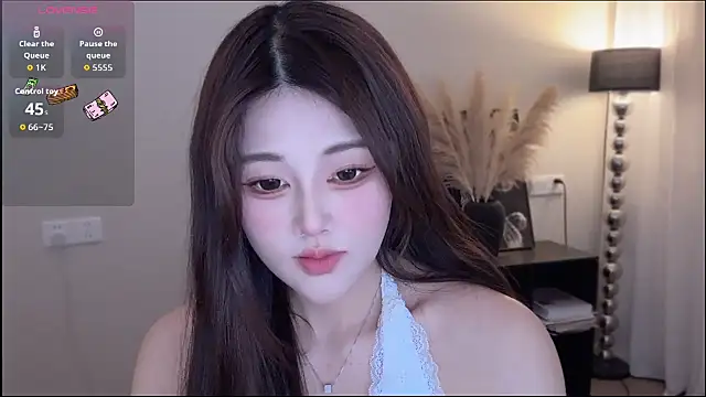 Strawberrybabyy1 online show from December 2025 03:40:02 PM