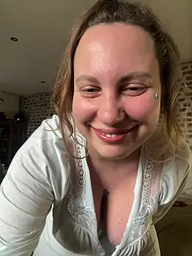 Snapshot of Yanacool007 chatting on March 2026 07:53:01 AM Yanacool007 online show from March 2026 07:53:01 AM