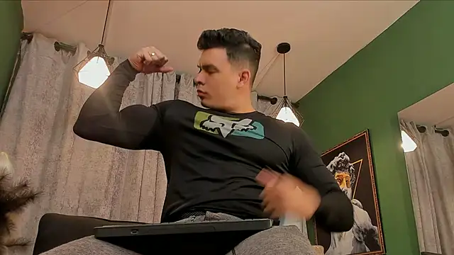 Snapshot of Jake_Tylerr_ chatting on October 2025 11:32:02 PM Jake Tylerr online show from October 2025 11:32:02 PM