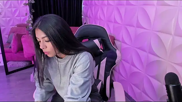 NattGomez online show from September 2025 10:45:01 PM