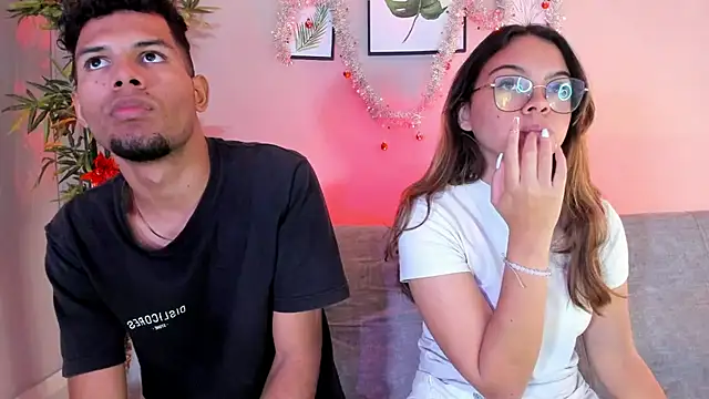 Snapshot of miaa_lux chatting on December 2024 07:51:01 PM miaa lux online show from December 2024 07:51:01 PM