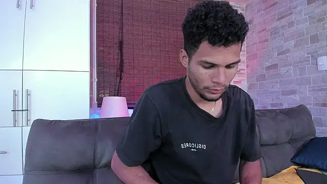 Snapshot of miaa_lux chatting on January 2025 09:50:01 PM miaa lux online show from January 2025 09:50:01 PM