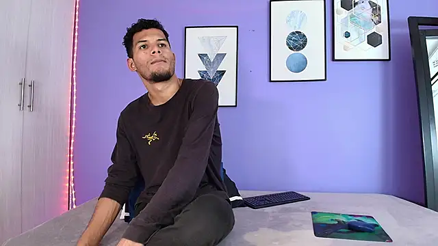 Snapshot of miaa_lux chatting on February 2025 07:02:01 PM miaa lux online show from February 2025 07:02:01 PM