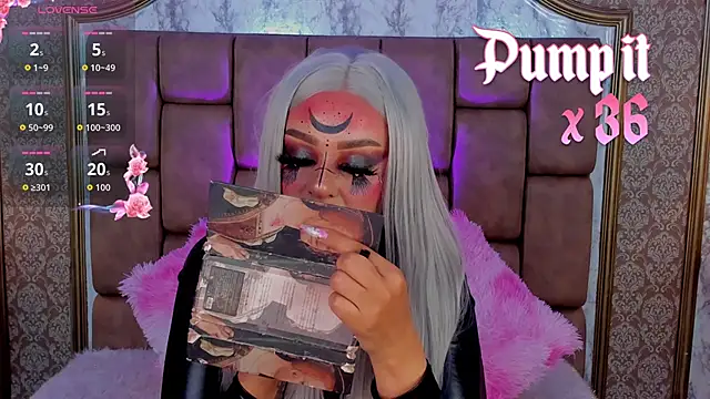 SoffiQueen online show from October 2025 08:54:02 PM