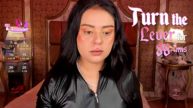 SoffiQueen online show from January 2026 01:49:01 PM