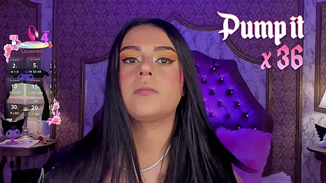 SoffiQueen online show from May 2026 02:35:02 PM