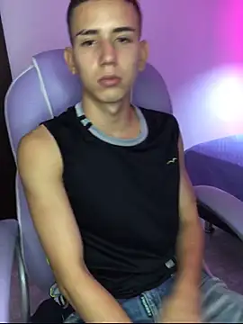 Snapshot of JackSwan18 chatting on October 2025 03:17:01 AM JackSwan18 online show from October 2025 03:17:01 AM