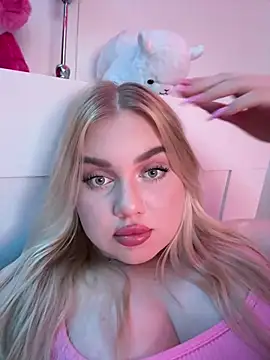 lwikaaa online show from March 2025 08:04:01 PM