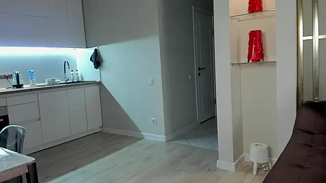 Emma Flin online show from January 2025 01:52:02 PM