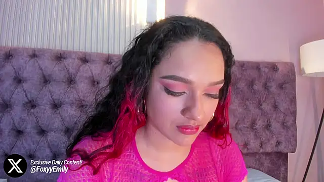 Snapshot of EMILYY_FOXY chatting on February 2025 10:55:02 PM EMILYY FOXY online show from February 2025 10:55:02 PM