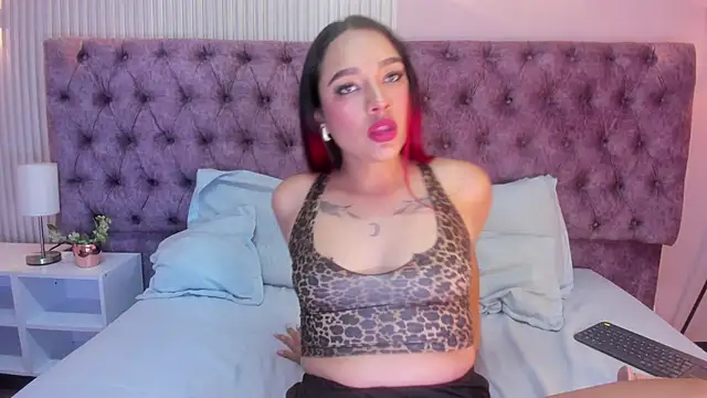 Snapshot of EMILYY_FOXY chatting on February 2025 07:38:01 PM EMILYY FOXY online show from February 2025 07:38:01 PM