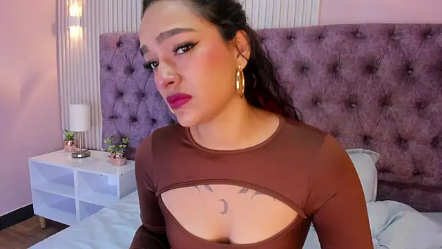 Snapshot of EMILYY_FOXY chatting on February 2025 07:38:02 PM EMILYY FOXY online show from February 2025 07:38:02 PM