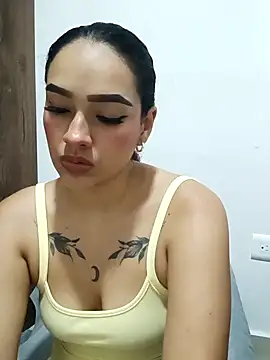 Snapshot of EMILYY_FOXY chatting on September 2025 11:52:01 PM EMILYY FOXY online show from September 2025 11:52:01 PM