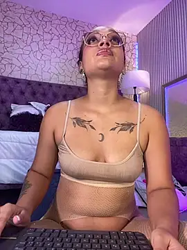 EMILYY FOXY online show from June 2026 07:05:01 PM