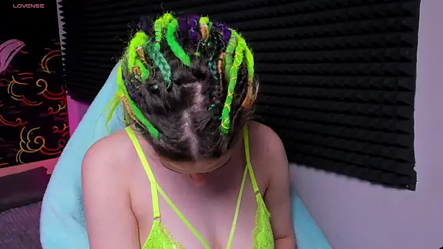 KIKI Krash online show from November 2025 10:09:01 AM