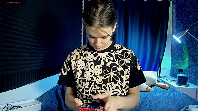 Snapshot of KIKI_Krash chatting on March 2026 10:08:02 AM KIKI Krash online show from March 2026 10:08:02 AM