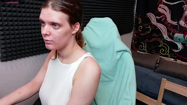 Snapshot of KIKI_Krash chatting on April 2026 10:13:02 AM KIKI Krash online show from April 2026 10:13:02 AM