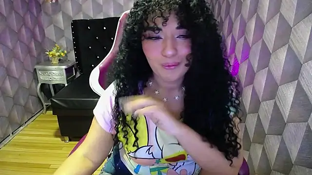 Sofiacowperx online show from February 2025 04:03:02 PM