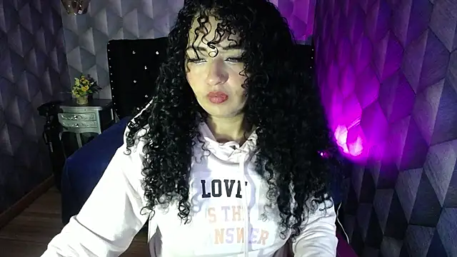 Sofiacowperx online show from February 2025 01:35:01 AM