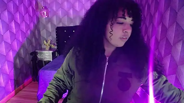 Sofiacowperx online show from March 2025 01:50:02 PM