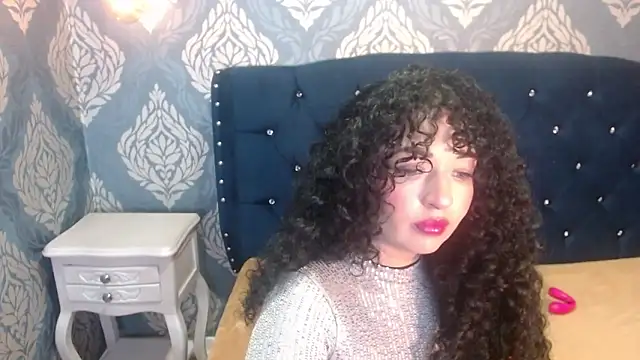 Sofiacowperx online show from November 2025 06:28:01 PM