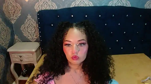 Sofiacowperx online show from April 2026 08:57:02 PM