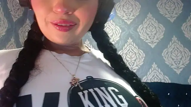 Sofiacowperx online show from June 2026 09:32:02 PM