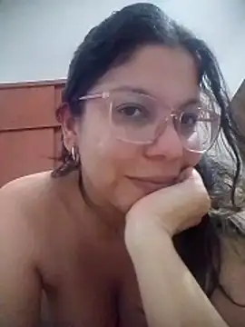 Carliina Soussa online show from April 2026 12:02:02 AM