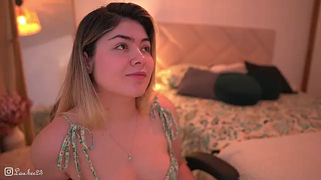 Lau Bee online show from November 2025 11:23:02 AM