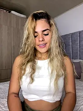 Snapshot of ZoeJohnsoon chatting on October 2025 04:30:02 PM ZoeJohnsoon online show from October 2025 04:30:02 PM