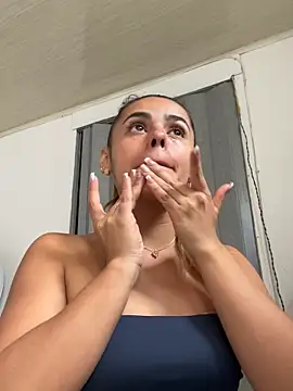 Snapshot of ZoeJohnsoon chatting on October 2025 04:30:02 PM ZoeJohnsoon online show from October 2025 04:30:02 PM