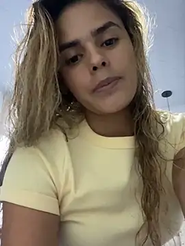 Snapshot of ZoeJohnsoon chatting on November 2025 08:58:01 PM ZoeJohnsoon online show from November 2025 08:58:01 PM