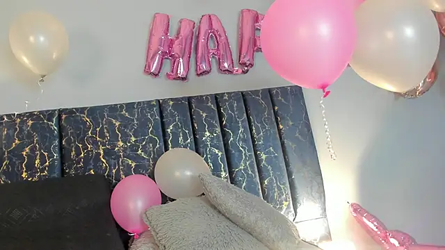 Sophia Lemos online show from October 2025 01:52:01 PM