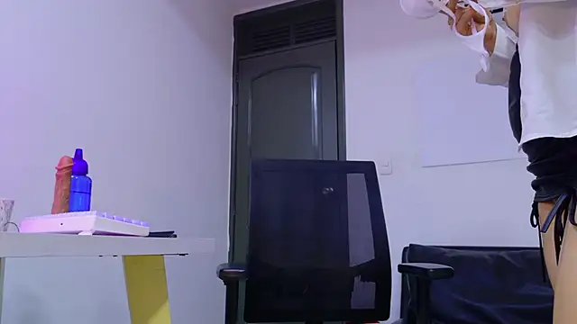 Adel Nesbiit online show from February 2025 11:15:01 PM