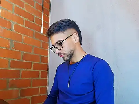 Leandro valenzuela online show from October 2025 03:10:01 PM