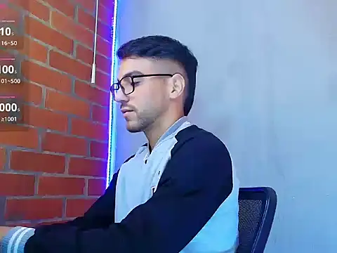 Leandro valenzuela online show from October 2025 03:12:02 PM