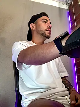 Leandro valenzuela online show from October 2025 02:06:02 PM