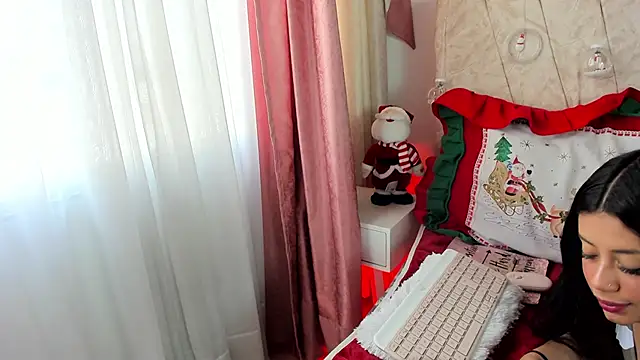 ElaaPerez online show from December 2024 03:00:01 PM