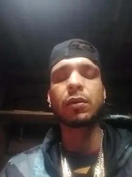 Snapshot of _Dmente_ chatting on February 2025 08:27:02 AM Dmente online show from February 2025 08:27:02 AM