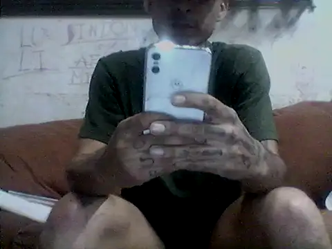 Snapshot of _Dmente_ chatting on September 2025 04:35:02 AM Dmente online show from September 2025 04:35:02 AM