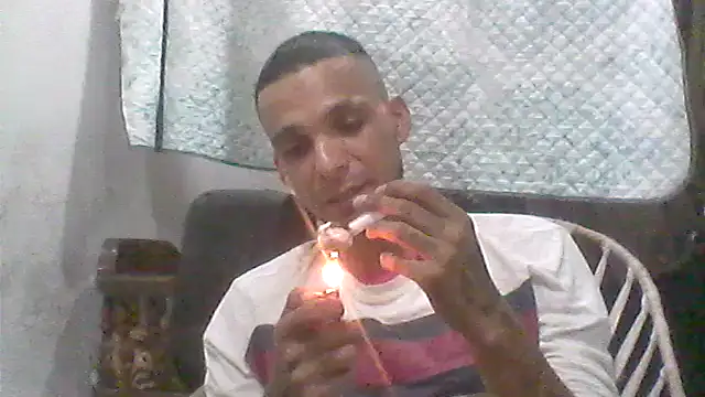 Snapshot of _Dmente_ chatting on October 2025 09:09:01 AM Dmente online show from October 2025 09:09:01 AM