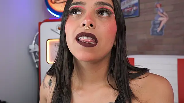 miss collins online show from April 2026 06:14:02 PM