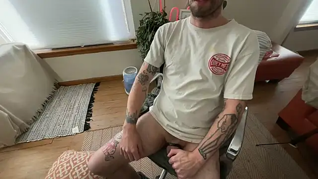 Snapshot of RuffClvb chatting on February 2026 09:42:01 PM RuffClvb online show from February 2026 09:42:01 PM