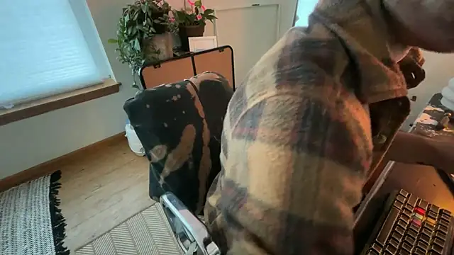 Snapshot of RuffClvb chatting on February 2026 01:56:01 PM RuffClvb online show from February 2026 01:56:01 PM