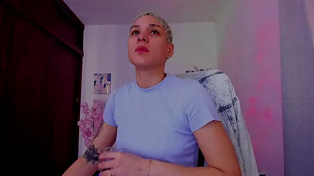 Charlee pink online show from September 2025 01:37:01 PM