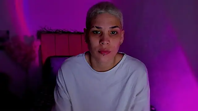 Snapshot of Charlee_pink chatting on February 2026 04:35:01 AM Charlee pink online show from February 2026 04:35:01 AM