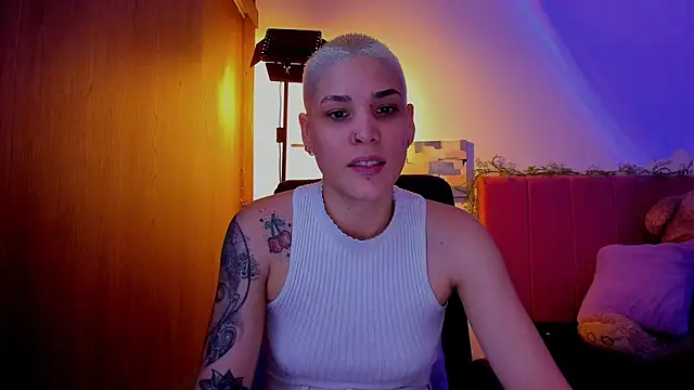 Snapshot of Charlee_pink chatting on April 2026 06:26:01 PM Charlee pink online show from April 2026 06:26:01 PM