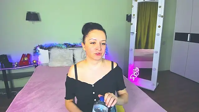 AngellLika online show from December 2024 07:19:02 AM