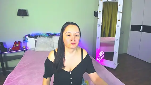 AngellLika online show from December 2024 10:24:01 AM